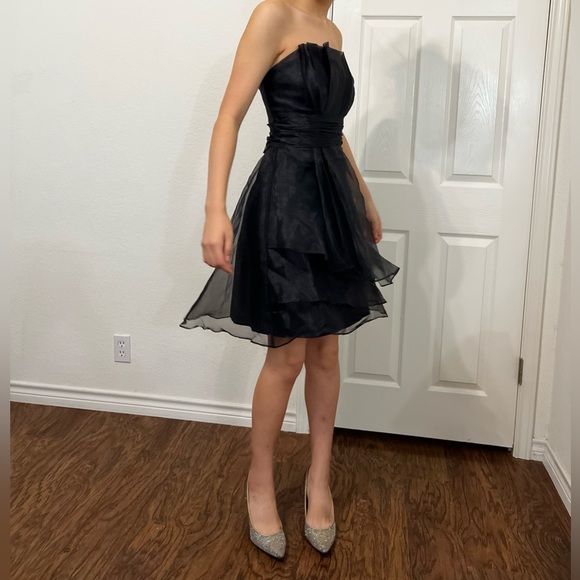 David’s Bridal Black Formal Strapless Ruffle Mini Dress Size 4 - Picture 2 of 11